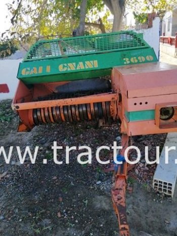 À vendre Presse à paille – Brissa Gallignani 3690 Bon état complet