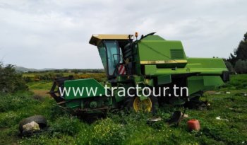 À vendre Moissonneuse batteuse avec cabine John Deere 1065 Bon état complet
