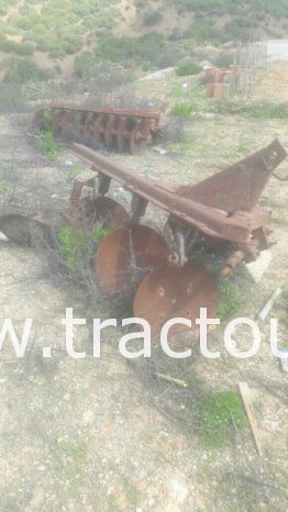 À vendre Tracteur avec matériels Case 990 David Brown Bon état complet