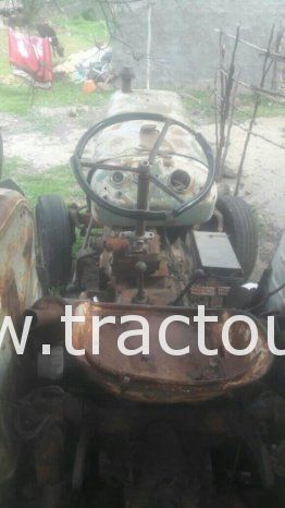 À vendre Tracteur avec matériels Case 990 David Brown Bon état complet