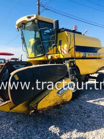 À vendre Moissonneuse batteuse avec cabine New Holland  Neuf en excellent état complet