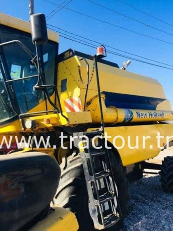 À vendre Moissonneuse batteuse avec cabine New Holland  Neuf en excellent état complet