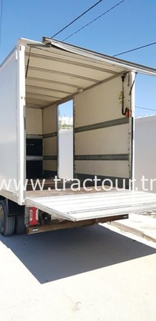 À vendre Camion fourgon Mercedes Sprinter 511 CDI Neuf en excellent état complet