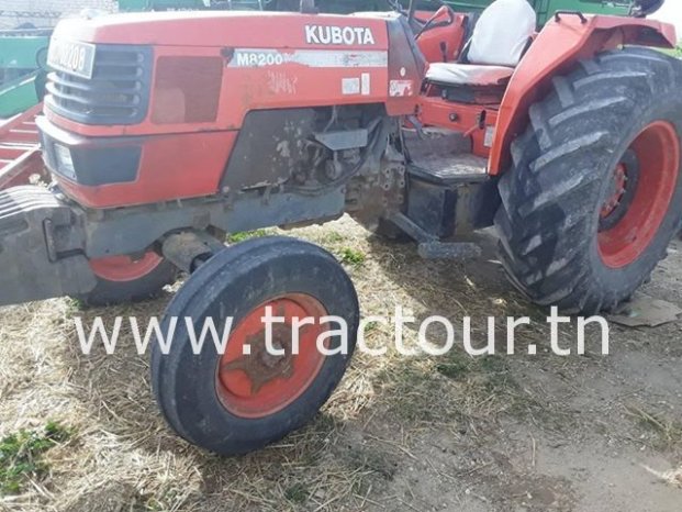 À vendre Tracteur Kubota M8200 complet