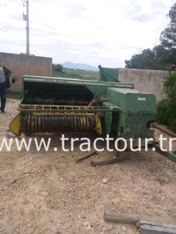 À vendre Presse à paille – Brissa John Deere 342 A Bon état complet
