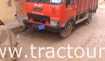 À vendre Camion plateau avec ridelles OM 40 Bon état complet