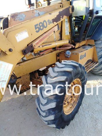 À vendre Tractopelle Case 580 Super LE (1996 – 2002) Bon état complet