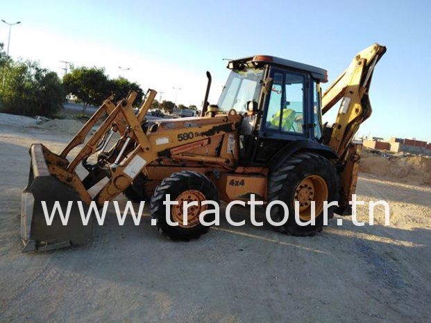 À vendre Tractopelle Case 580 Super LE (1996 – 2002) Bon état complet
