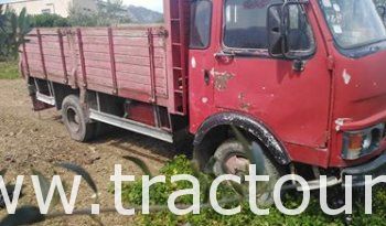 À vendre Camion plateau avec ridelles OM 40 complet