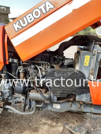 À vendre Tracteur Kubota M8200 Neuf en excellent état complet