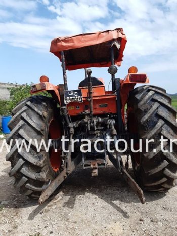 À vendre Tracteur Kubota M8200 Neuf en excellent état complet