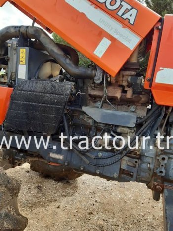 À vendre Tracteur Kubota M8200 Neuf en excellent état complet