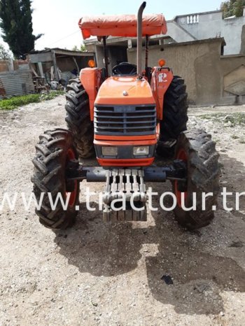 À vendre Tracteur Kubota M8200 Neuf en excellent état complet