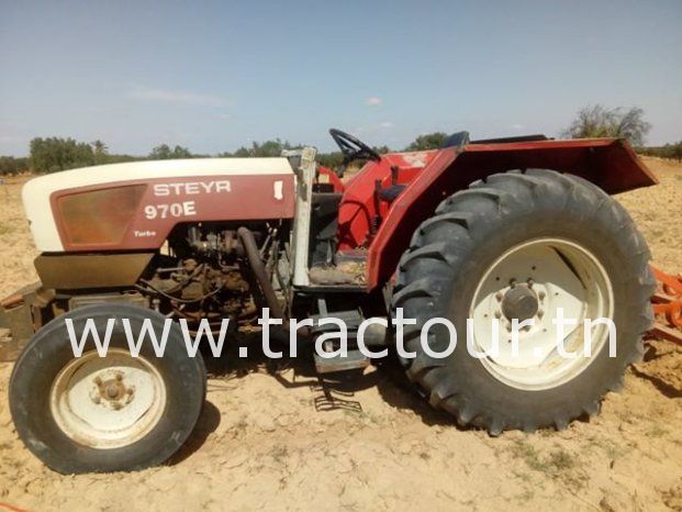 À vendre Tracteur Steyr 970 Bon état complet