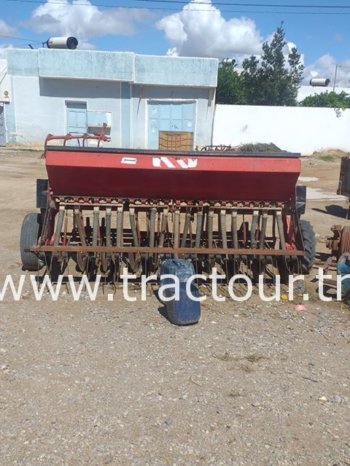 À vendre Semoir conventionnel à dents Nardi Bon état complet