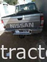 À vendre Pick-up 4×4 avec benne Nissan Navara 2 (D22: 1997 – 2011) Bon état complet