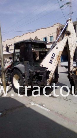 À vendre Tractopelle Terex 820 Bon état complet