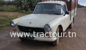 À vendre Camionnette 2 portes avec benne Peugeot 404 Bon état complet