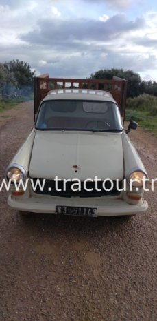 À vendre Camionnette 2 portes avec benne Peugeot 404 Bon état complet