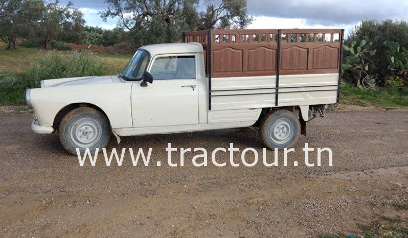 À vendre Camionnette 2 portes avec benne Peugeot 404 Bon état complet