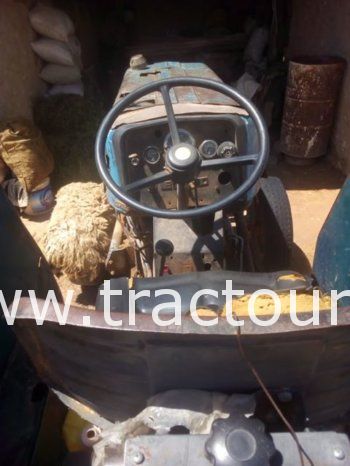 À vendre Tracteur Ebro 470 complet