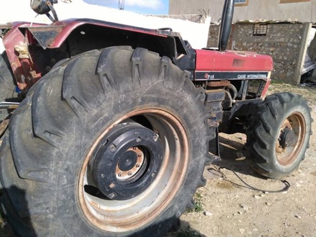 À vendre Tracteur Case IH 795 complet