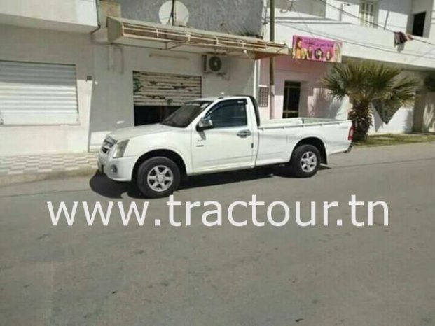 À vendre Camionnette 2 portes avec benne Isuzu D-max 2.5 TD complet