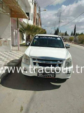 À vendre Camionnette 2 portes avec benne Isuzu D-max 2.5 TD complet