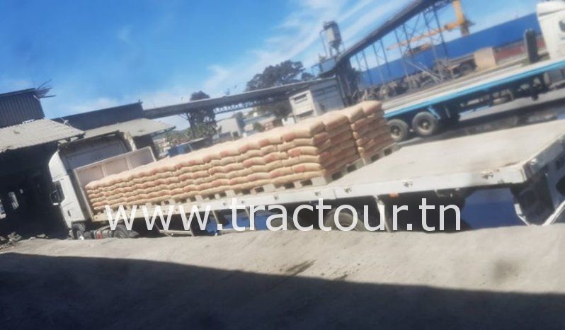 À vendre Semi remorque plateau sans ridelles Comet complet