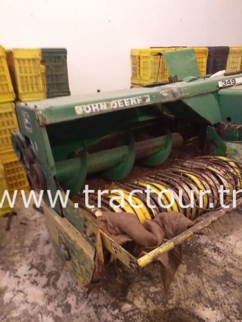 À vendre Presse à paille – Brissa John Deere 349 Bon état complet