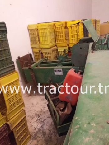 À vendre Presse à paille – Brissa John Deere 349 Bon état complet