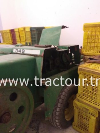 À vendre Presse à paille – Brissa John Deere 349 Bon état complet