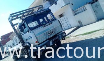 À vendre Camion plateau Iveco 190-26 complet