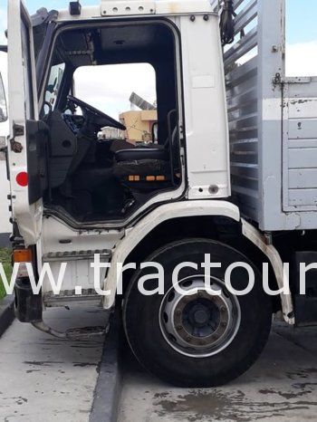 À vendre Camion plateau avec ridelles Scania 113H complet