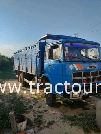 À vendre Camion plateau avec ridelles Fiat Iveco 110 complet