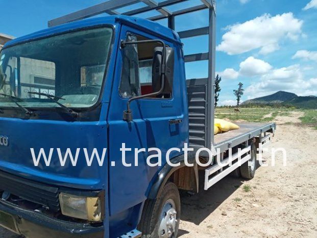 À vendre Camion plateau sans ridelles Iveco Zeta 65.9 complet