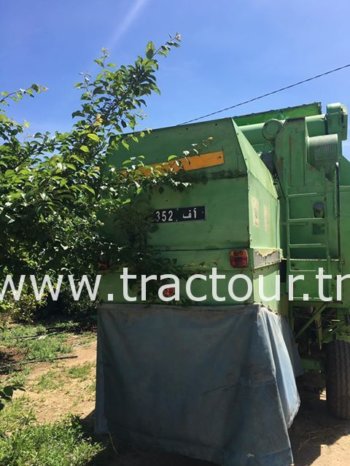 À vendre Moissonneuse batteuse à sacs بالشكارة Deutz-Fahr 1202 Super complet