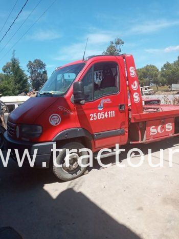 À vendre Camion plateau de remorquage Renault Master complet