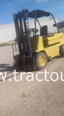 À vendre Chariot élévateur diesel Caterpillar DP30N (Capacité max 3 t) complet