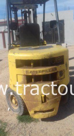 À vendre Chariot élévateur diesel Caterpillar DP30N (Capacité max 3 t) complet