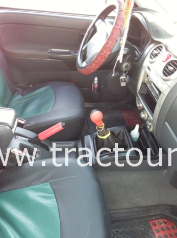 À vendre Pick-up Isuzu Dmax 2.5 TD Intercoler LS 4 places climatisée complet