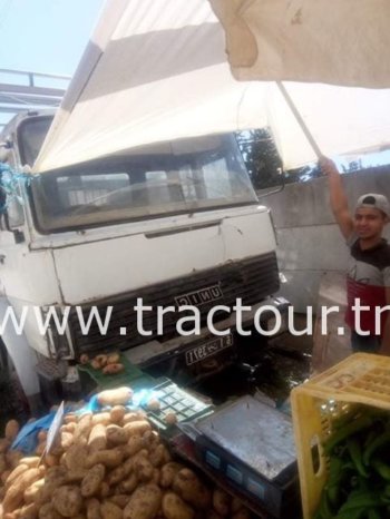 À vendre Camion plateau avec ridelles UNIC sans carte grise complet