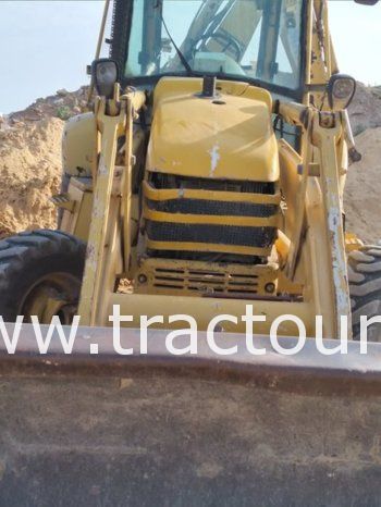 À vendre Tractopelle Komatsu complet