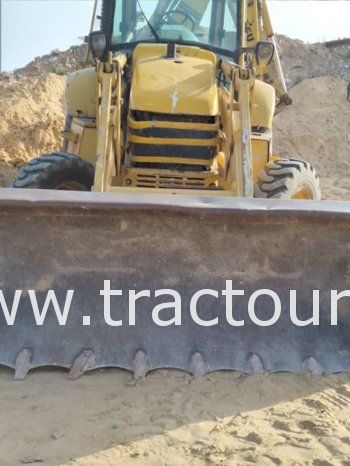 À vendre Tractopelle Komatsu complet