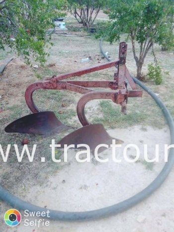 À vendre Charrue à 2 socs complet