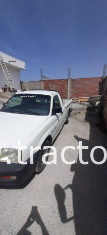 À vendre Camionnette 2 portes avec benne Mitsubishi L200 complet
