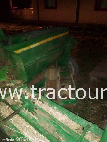 À vendre Presse à paille – Brissa John Deere 342 A complet