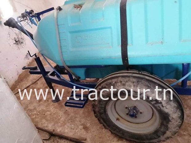 À vendre Pulvérisateur traîné complet