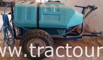 À vendre Pulvérisateur traîné complet