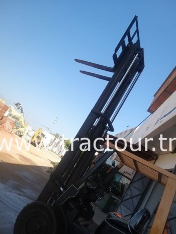 À vendre Chariot élévateur diesel TCM 30 complet